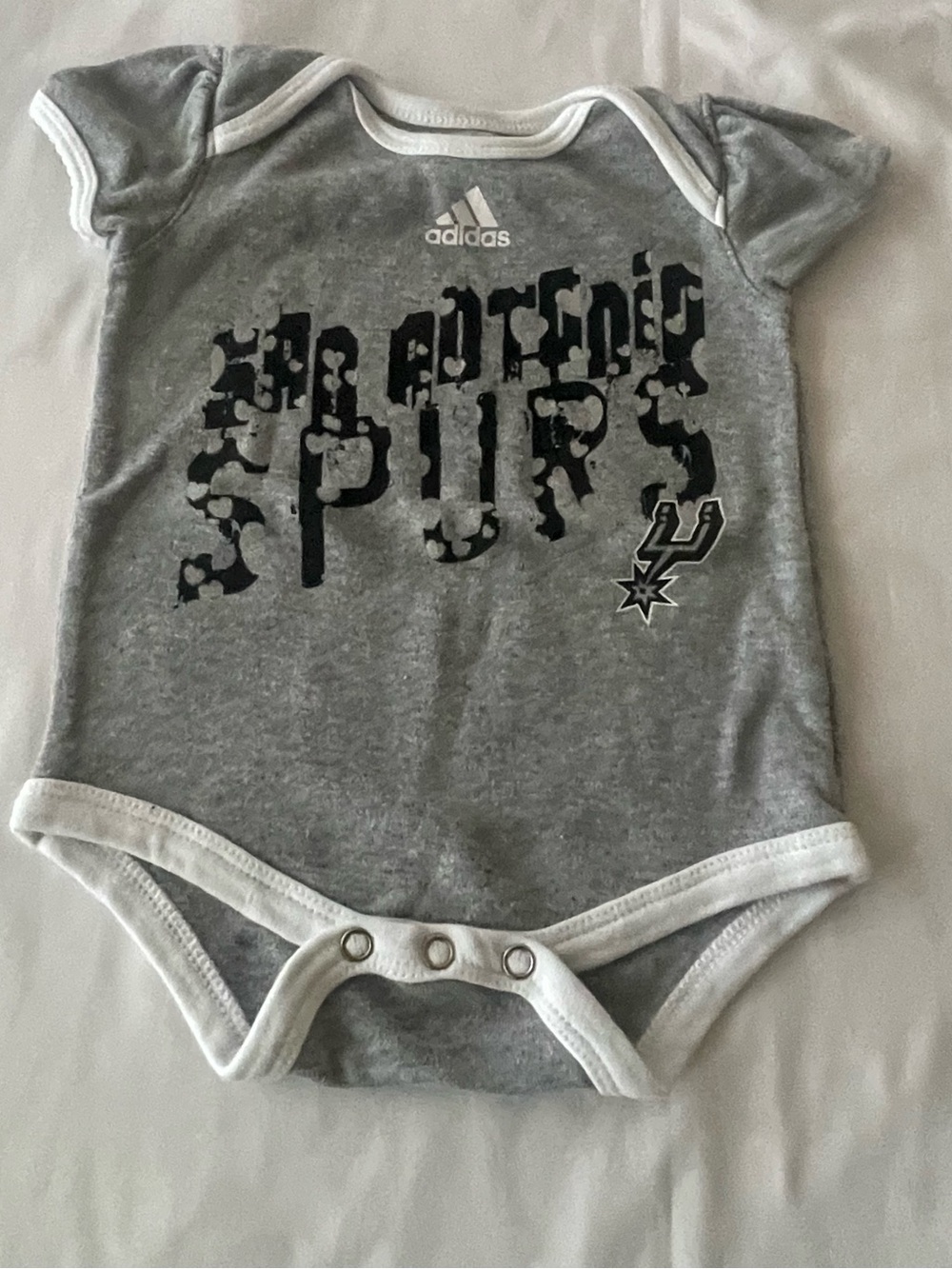 Adidas Grey San Antonio Spurs One-Piece Bodysuit, Sz 0-3 Mos